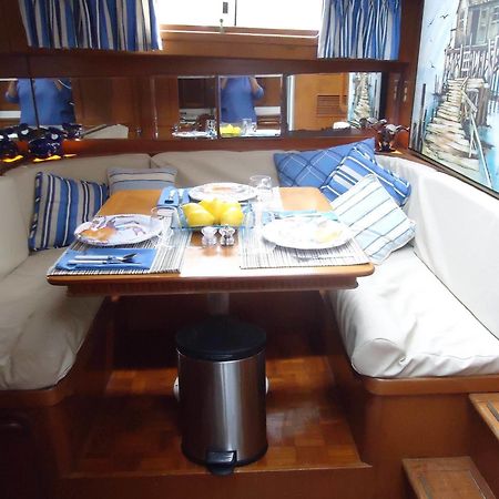 Отель Our Yacht Мадейра-Бич Экстерьер фото